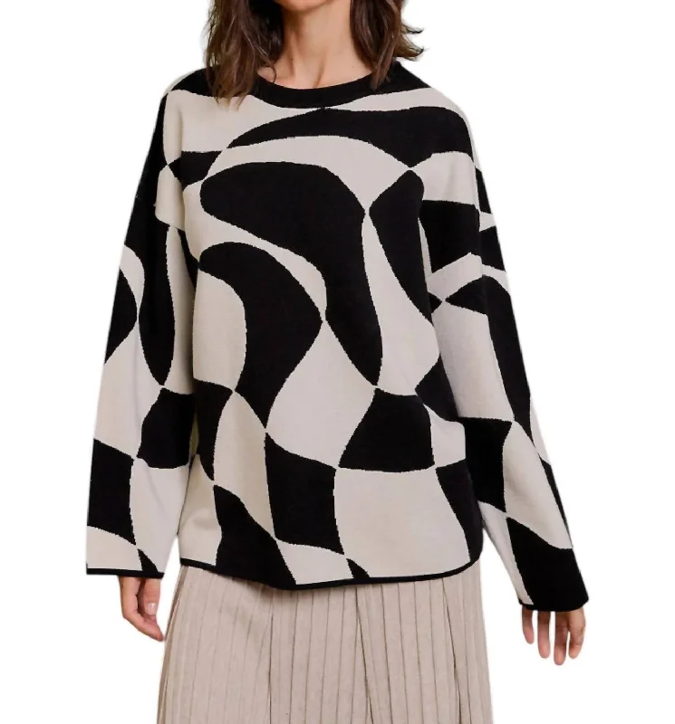 Abstract Checkered Oversized Sweater In Black/off White